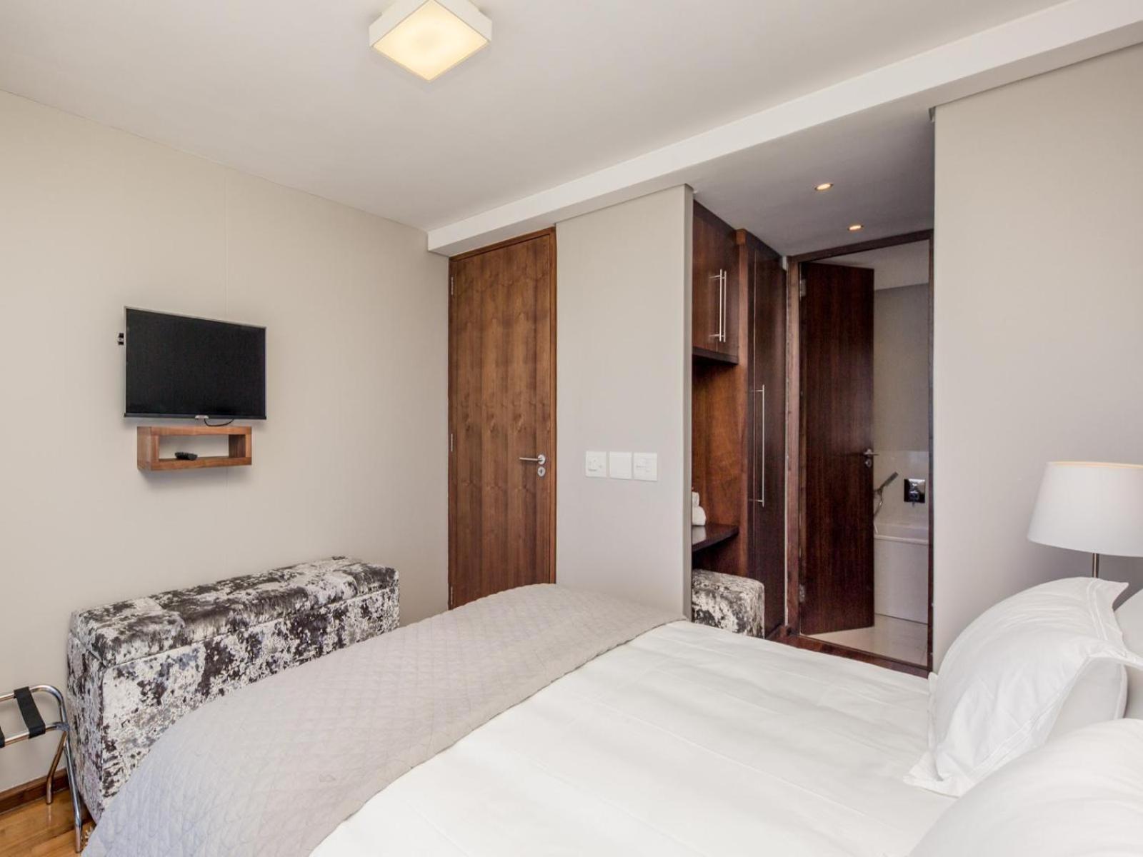 Infinity Self Catering Apartments Блаубергстранд Номер фото
