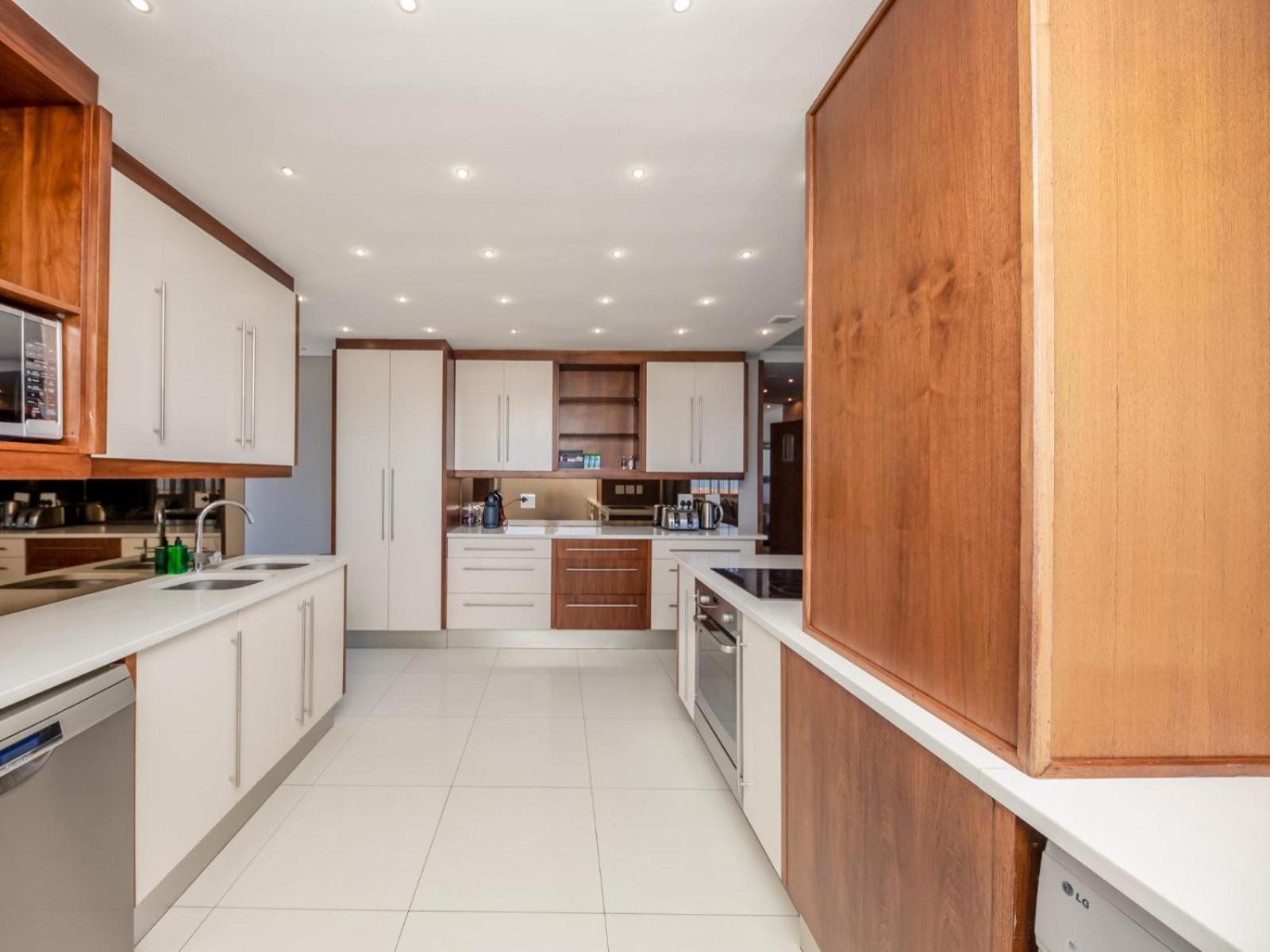 Infinity Self Catering Apartments Блаубергстранд Номер фото